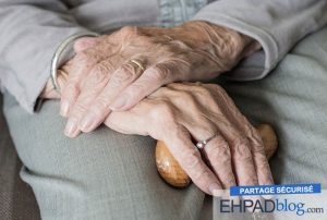 Le personnel, tous volontaires, a donc été confiné avec les résidents, jour et nuit. Le confinement en ehpad : certains résidents découvrent des activités nouvelles